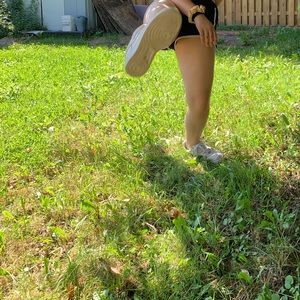 Meet your Posher, Anika